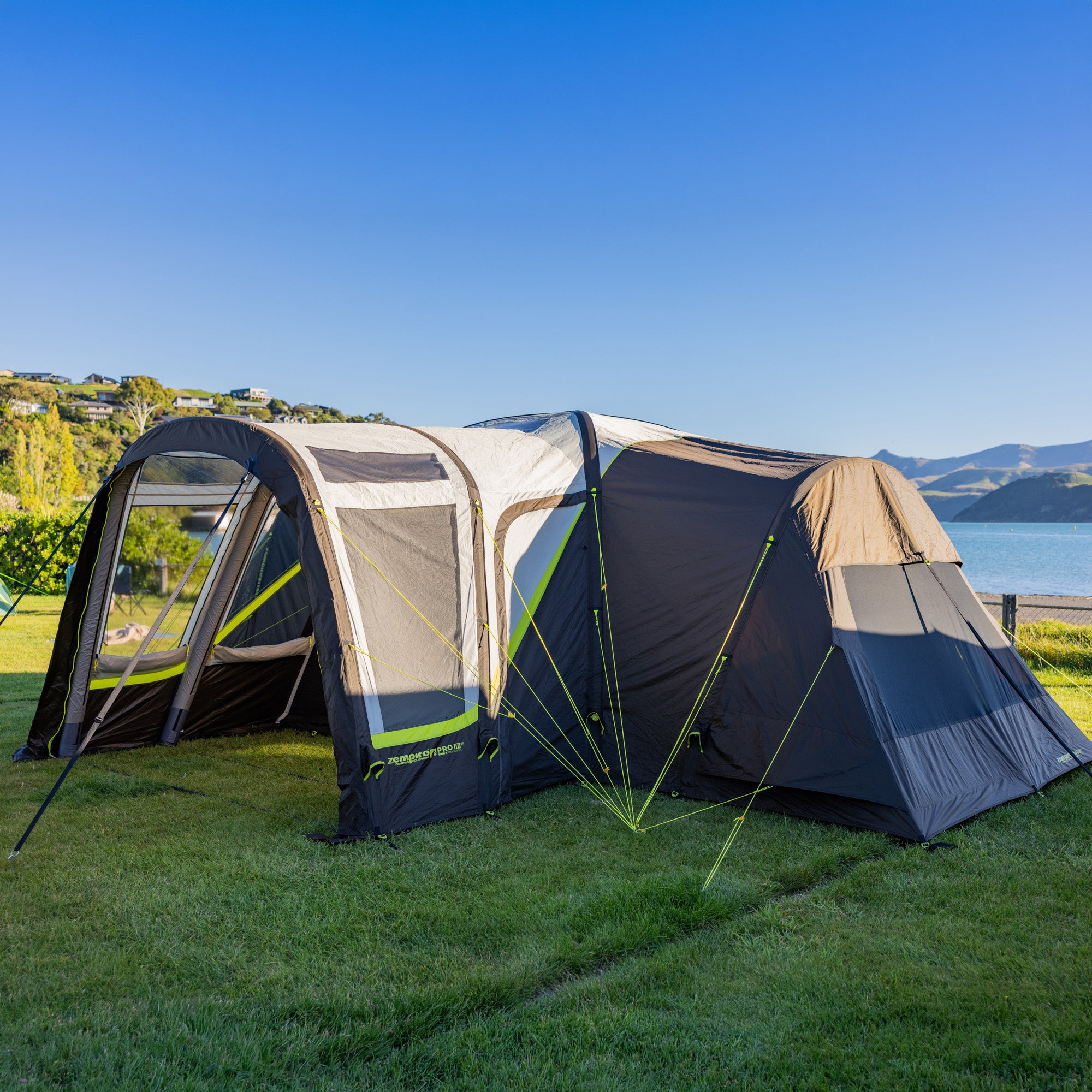tent gonflable Tente Zempire Pro III V2 – Zempire US 5 Year The Panda Air tent Colorway:Outland Maroon / Chrom Kabelloser Fahrradcomputer montieren -