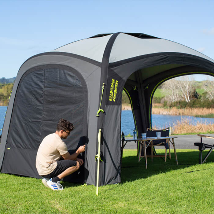 Roadiebase Deluxe Wall S Zips On Easily